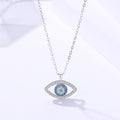 Boze oog hanger van zilver met blauwe en heldere zirkonia aan een fijne ankerketting